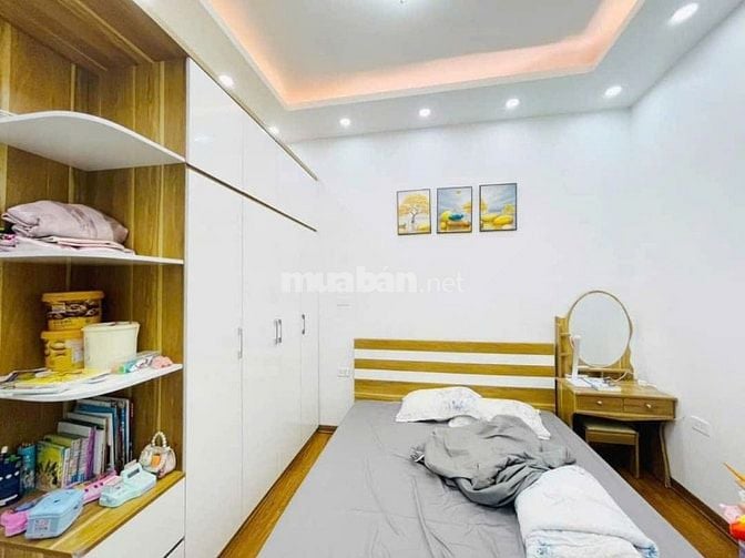 VỊ TRÍ QUÁ HIẾM ! Bán nhà Khương Thượng, 39m2x5t , ngõ thông, lô góc