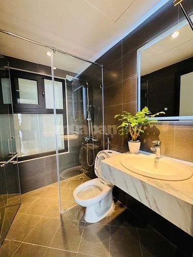 Bán nhà Phố Yên Lộ, 5,99 tỷ, 35m2, 3PN, 4WC, 5 tầng, chính chủ, hot!