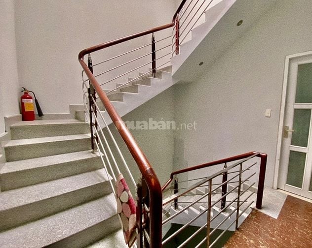 Cần bán gấp nhà mặt tiền Quận 8, khu dân cư cao cấp, ngay Tạ Quang Bửu