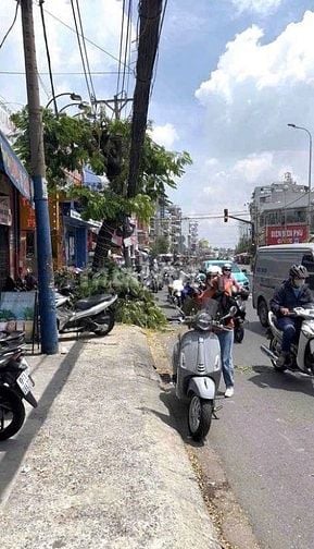 Mặt Tiền Nguyễn Xí 4x14m Nở Hậu 7m Gần Ngã Tư Có Vỉa Hè Rộng Chỉ 18Tr