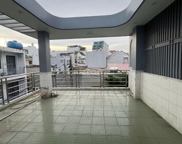 Cho thuê nhà hẻm 4m(XH) Đường C1, P.13, Q.Tân Bình giá 11tr