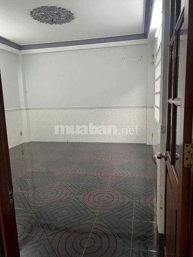 Cho thuê nhà hẻm 4m(XH) Đường C1, P.13, Q.Tân Bình giá 11tr