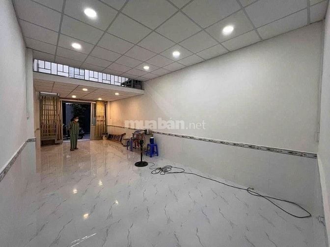 Cho thuê nhà hẻm 4m(XH) Đường C1, P.13, Q.Tân Bình giá 11tr