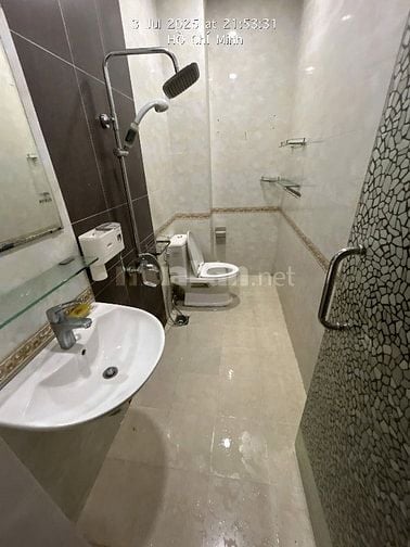 Cho thuê nhà 5PN, 5 WC - diện tích sử dụng 240m2