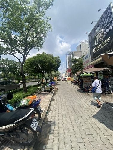 23Tr Mặt Tiền Huỳnh Văn Bánh 180m2 8 Phòng gần Phan Đình Phùng Nhà Mới