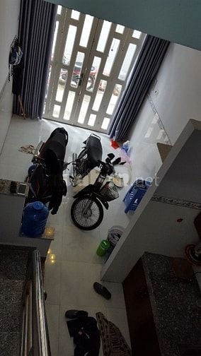 Cho thuê nhà lầu nguyên căn đường Tỉnh lộ 10, Quận Bình Tân 7TR/THÁNG