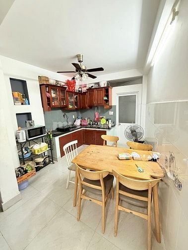 Hẻm  Huỳnh Văn Bánh 5Tầng,7PN,Gần Lê Văn Sỹ,An Ninh, sạch sẽ 