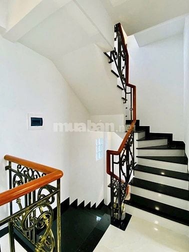 Bán gấp nhà ở đường Hoà Bình, phường Bình Thọ, Thủ Đức, giá 2 tỷ 750 t