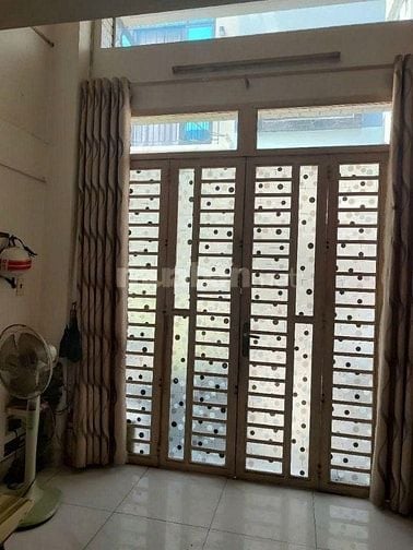 Cho thuê nhà hẻm 3m(BG) Đoàn Văn Bơ, P.9, Q.4 giá 13tr
