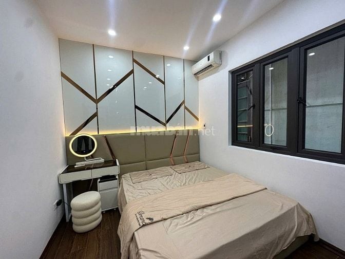 Nhà Đẹp Ở Luôn, Đường Hoàng Mai 26m, 5 tầng, mt 5.2m, giá 5.1 tỷ.