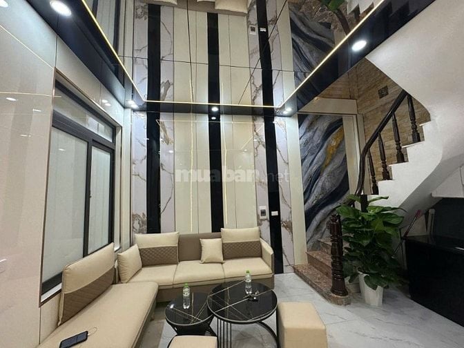 Nhà Đẹp Ở Luôn, Đường Hoàng Mai 26m, 5 tầng, mt 5.2m, giá 5.1 tỷ.