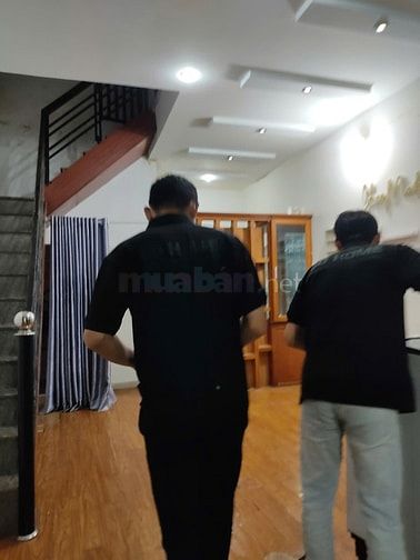 Cho thuê tầng trệt nhà ở Lam Sơn