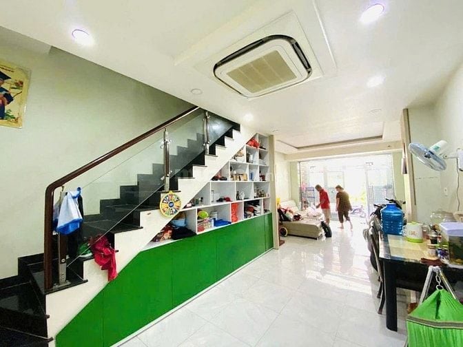 HXH Nguyễn Thị Thập 4 x 14m, 4 tấm, giá chỉ 8,9 tỷ.