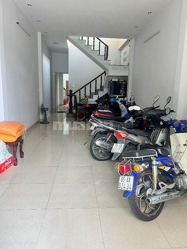 Cho thêu nhà trọ cách trương CĐKTĐN cs D 200m