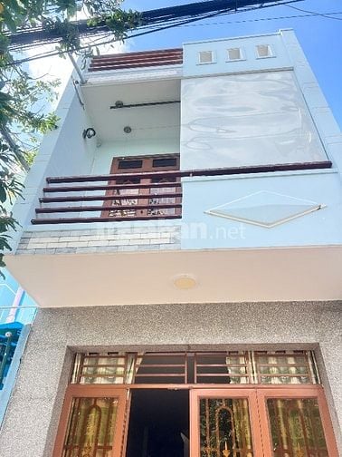 Cho thêu nhà trọ cách trương CĐKTĐN cs D 200m