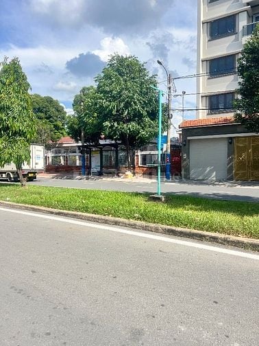 Cho thêu nhà trọ cách trương CĐKTĐN cs D 200m
