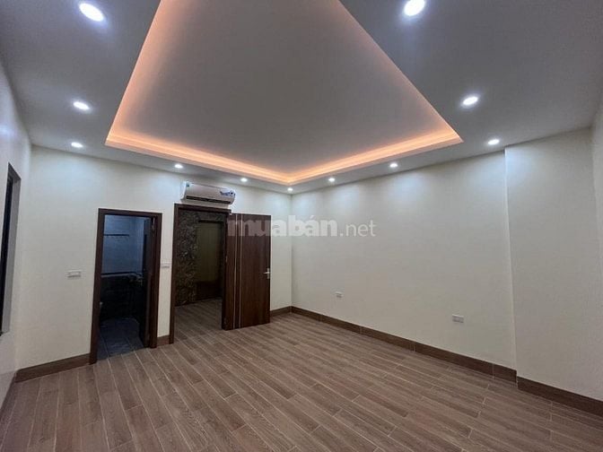 BÁN NHÀ PHỐ CẦU GIẤY 40M 10.9Ty LÔ GÓC 6 TẦNG THANG MÁY NGÕ THÔNG 100M
