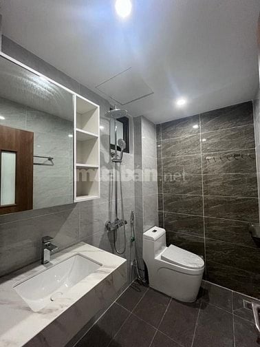 BÁN NHÀ PHỐ CẦU GIẤY 40M 10.9Ty LÔ GÓC 6 TẦNG THANG MÁY NGÕ THÔNG 100M