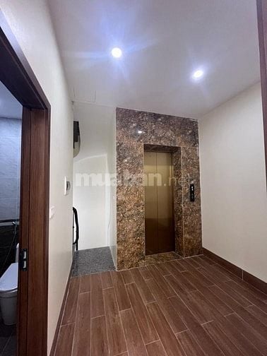 BÁN NHÀ PHỐ CẦU GIẤY 40M 10.9Ty LÔ GÓC 6 TẦNG THANG MÁY NGÕ THÔNG 100M