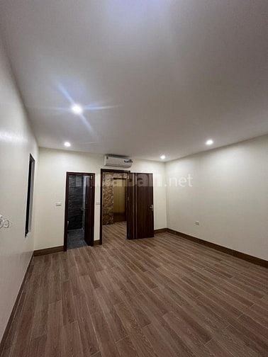 BÁN NHÀ PHỐ CẦU GIẤY 40M 10.9Ty LÔ GÓC 6 TẦNG THANG MÁY NGÕ THÔNG 100M