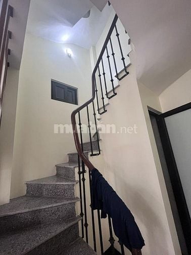 BÁN NHÀ PHỐ CẦU GIẤY 40M 10.9Ty LÔ GÓC 6 TẦNG THANG MÁY NGÕ THÔNG 100M