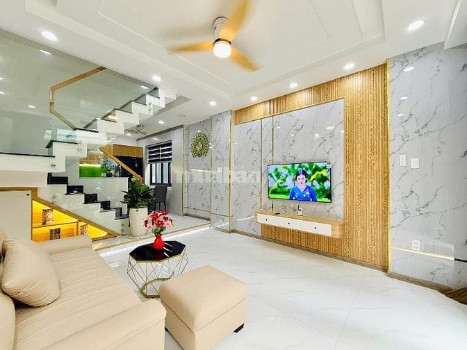 Mua ngay nhà đường Lê Minh Xuân - Quận Tân Bình / 60.2m2 (Sổ Riêng)