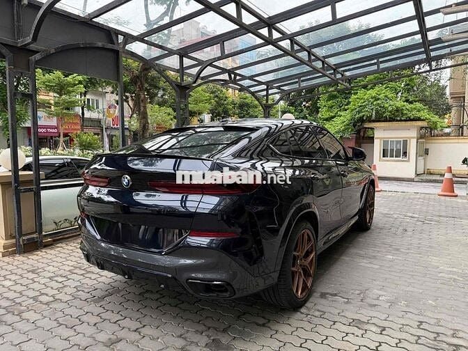 BMW X6 2022 xDrive40i M Sport - 15000 km Bank 90%