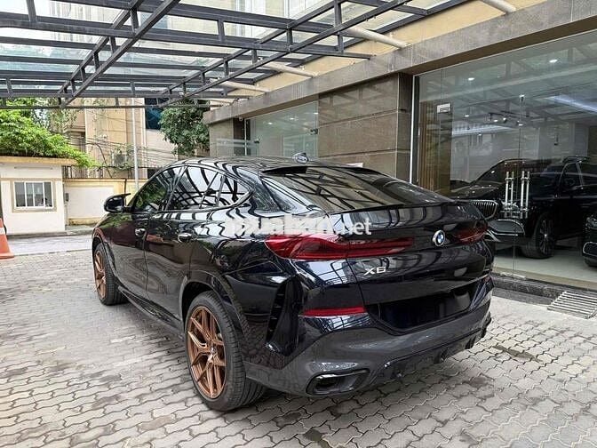 BMW X6 2022 xDrive40i M Sport - 15000 km Bank 90%