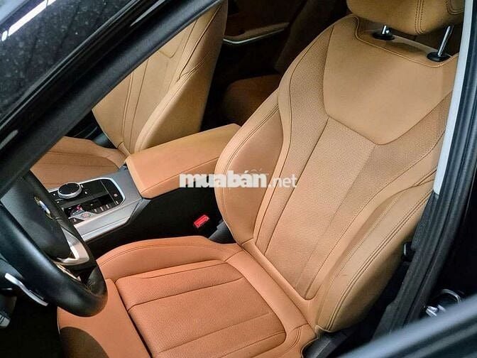BMW 320i Sport Line  2024- 17500 km