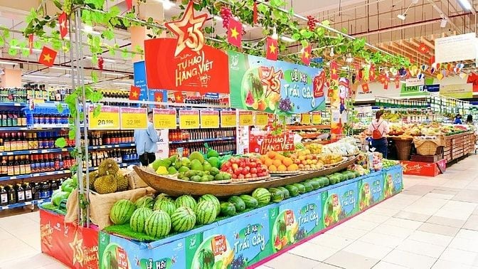 Tuyển sinh viên, trung tuổi làm bán hàng, tạp vụ, bảo vệ