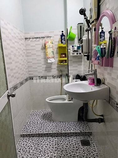  4,88 tỷ Nhà P5 Hẻm rộng 3,7 x 12,7 ( 1 trệt + 1 lầu ) 2 pn SHR