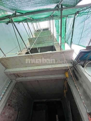 Bán nhà ngõ 521 Trương Định, DT 63,5 m2 x 5 tầng mới xây, gần đường to