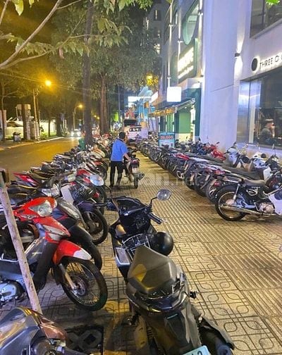 Cho Thuê Nhà Góc 2MT 130A Nguyễn Đình Chiểu + Phạm Ngọc Thạch, Quận 3
