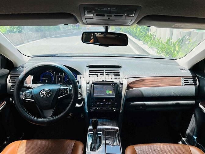 Toyota Camry 2018 2.5Q - màu đen VIP