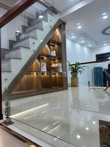 Nhà Phùng Hưng giá 2 tỷ 690 triệu có nội thất sẵn| gần chợ Kim Biên 5p