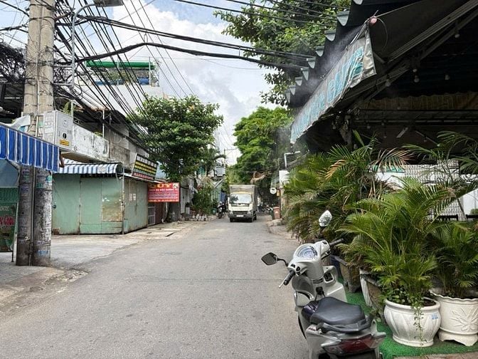 Cho thuê nhà mặt tiền Liên Khu 2-10, P.B.H.Hòa A, Q.B.Tân giá 9.5tr
