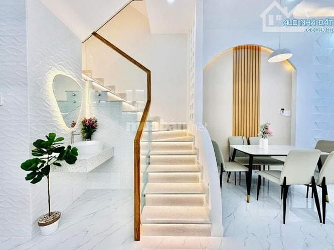  KẸT TIỀN BÁN GẤP CĂN NHÀ ĐƯỜNG HOÀNG HOA THÁM -BÌNH THẠNH GIÁ 2.3 Tỷ