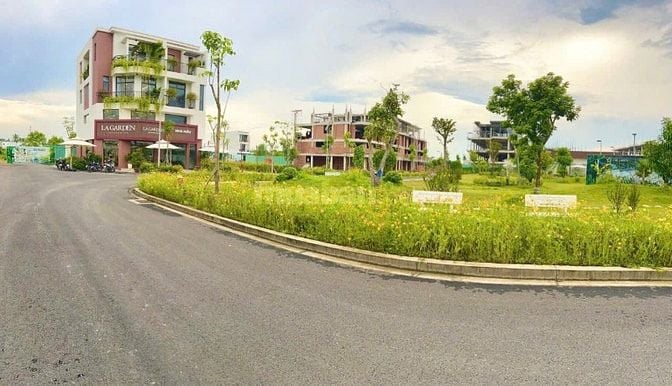 Sở hữu nhà phố cách Q1 30p thanh toán trước 1 TỶ 200 TRIỆU nhận nhà