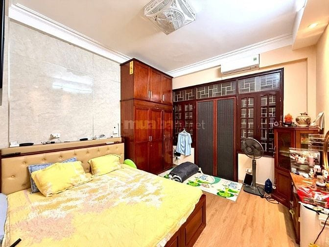 Bán nhà Hoàng Văn Thái 90m2, 4 tầng, phân lô, ô tô tránh, ở luôn