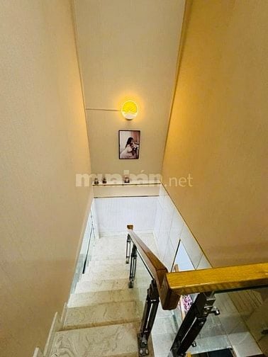 NHÀ MỚI ĐẸP - SÁT MẶT TIỀN ĐƯỜNG NGANG GẦN 4M - NỞ HẬU - NHỈNH4TỶ