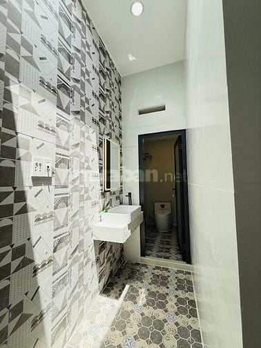 Nhà mới, sát MT 45m2 2 pn Ni Sư Huỳnh Liên, p10, Tân Bình