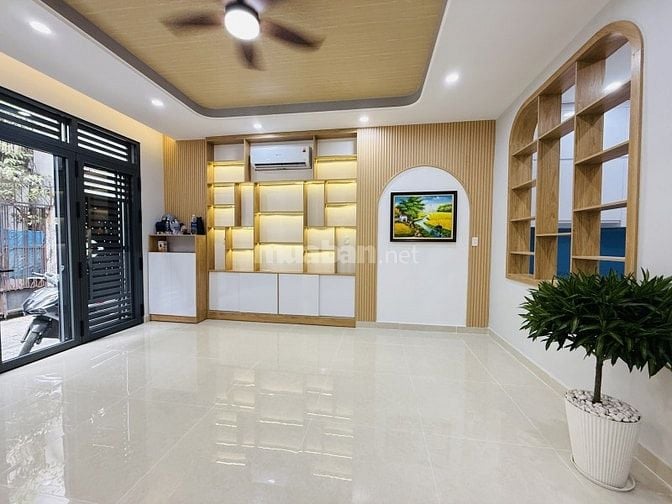 Nhà mới, sát MT 45m2 2 pn Ni Sư Huỳnh Liên, p10, Tân Bình
