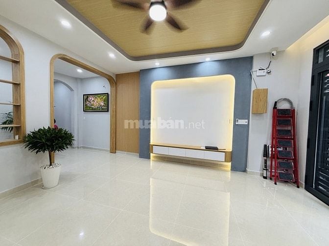 Nhà mới, sát MT 45m2 2 pn Ni Sư Huỳnh Liên, p10, Tân Bình