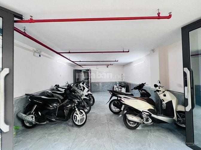 CC cần bán nhà mới 9 tầng 2 mặt ngõ ô tô .61m2 MT 5m