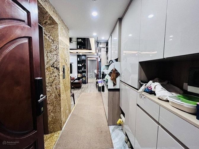 CC cần bán nhà mới 9 tầng 2 mặt ngõ ô tô .61m2 MT 5m