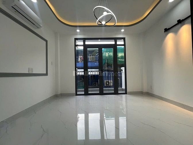 Nhà 3 Lầu tuyệt đẹp thiết kế cổ điển DT:4.1x11m Trệt 2Lầu ST nhà mới