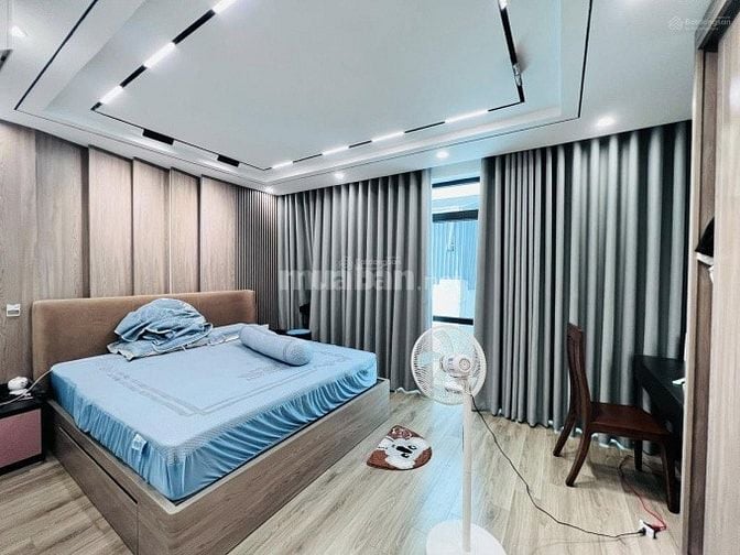 CC cần bán nhà mới 9 tầng 2 mặt ngõ ô tô .61m2 MT 5m