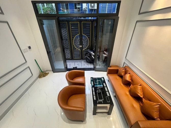 Nhà 3 Lầu tuyệt đẹp thiết kế cổ điển DT:4.1x11m Trệt 2Lầu ST nhà mới