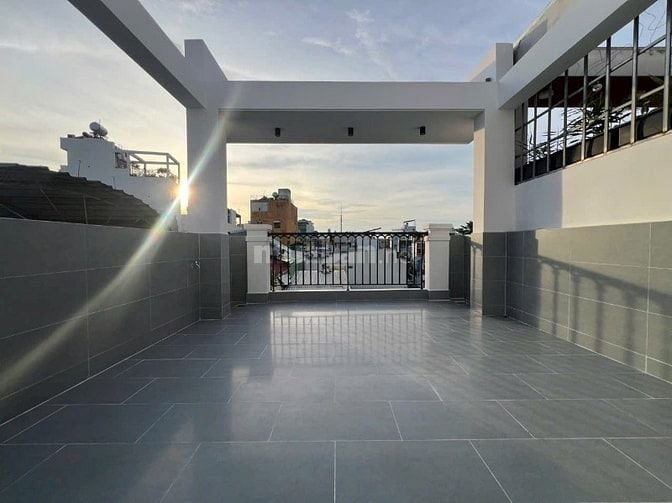 Nhà 3 Lầu tuyệt đẹp thiết kế cổ điển DT:4.1x11m Trệt 2Lầu ST nhà mới