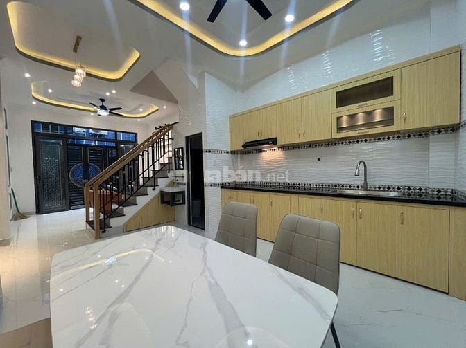 Nhà 3 Lầu tuyệt đẹp thiết kế cổ điển DT:4.1x11m Trệt 2Lầu ST nhà mới